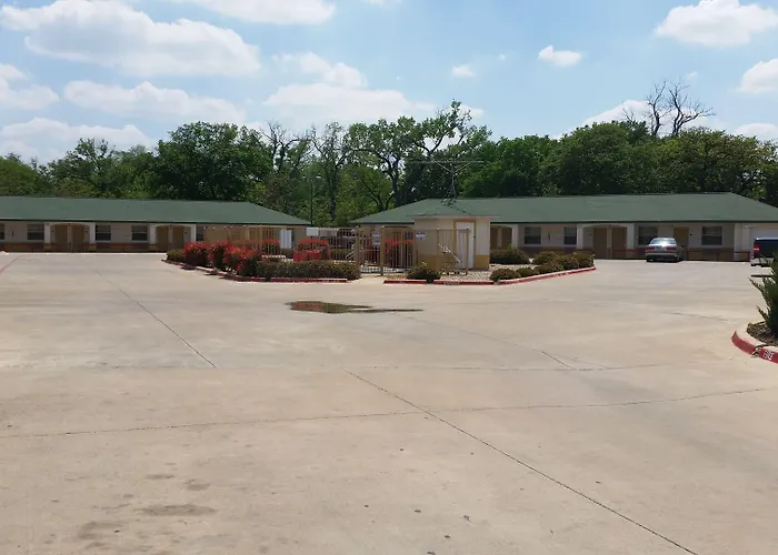 Haltom Worth